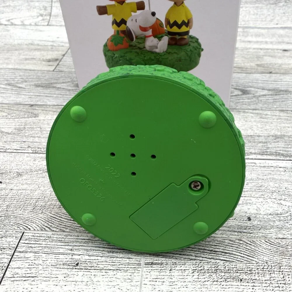 Brand New 2022 Hallmark Peanuts Snoopy's Scarecrow Shenanigans- works - Picture 5 of 5